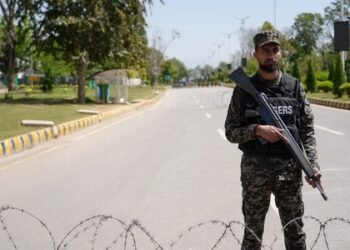 ISI builds 24/7 social media network to recruit, honey trap and target Indians