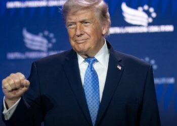 Trump sends Cabinet on nationwide pitch