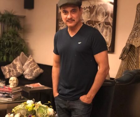 Sanjay Kapoor recreates brother Anil Kapoor’s look from ‘1942: A Love Story’: Humshakhal