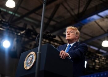 US lawmakers criticise Trump tariffs after Canada trade talks collapse