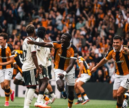 Hull City stuns Manchester United in Premier League opener