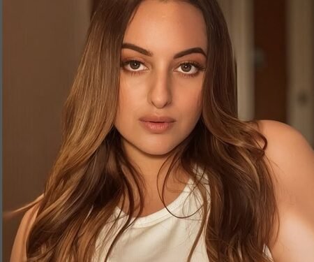 Sonakshi Sinha reveals what made her Sunday morning happy