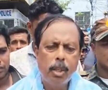 Day after quitting ISF, ex-MLA’s car attacked with crude bombs, bricks in Bengal’s Bhangar