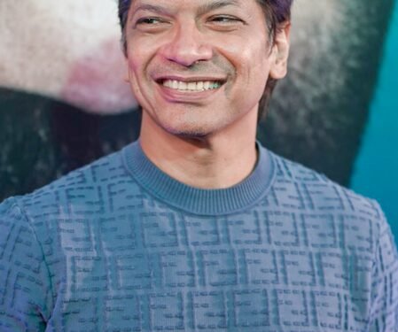 Shaan remembers KK on his 58th birth anniversary during Nepal live concert