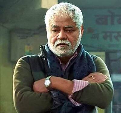 Sanjay Mishra visits Puri Jagannath temple, seeks blessings ahead of first Odia film