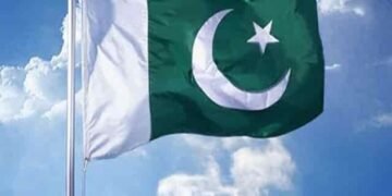 Pakistan’s healthcare crisis comes under scrutiny after woman gives birth in Karachi hospital washroom