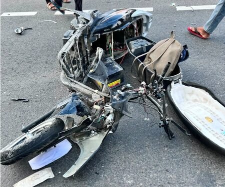 Two college students killed as speeding car rams scooter in UP’s Kushinagar