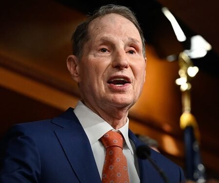 US lawmakers seek China intelligence work ban