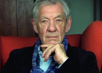 Ian McKellen says he lied after breaking his Golden Globe Award