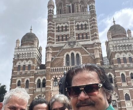 Akhilendra Mishra shares Team ‘Lagaan’ picture from Mumbai outing at CST station