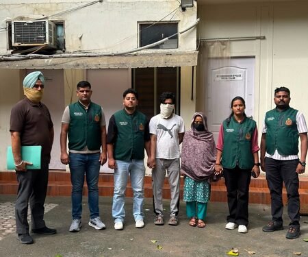 Indian SIM cards sent to Pakistan via Dubai to access WhatsApp groups: Delhi Police bust spy module (Ld)
