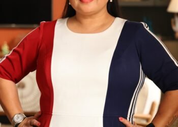 Bharti Singh breaks down in tears after receiving Raksha Bandhan gifts from paparazzi