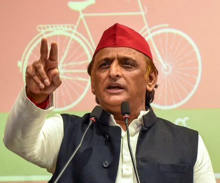 After Rs 40K annual aid pledge, Akhilesh promises to reopen 26,000 schools ‘closed down’ by BJP govt