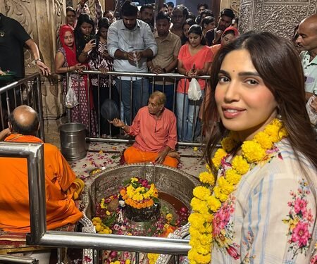 Bhumi Pednekkar offers prayers at the Achaleshwar Mahadev Mandir in Gwalior