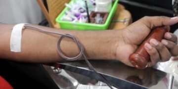 Complete probe into unauthorised sale of blood, plasma from blood banks within a week, orders Calcutta HC