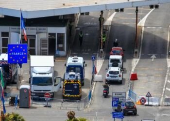 Italy vows not to ease temporary restrictions on third-country nationals from Spain