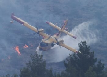 Scores injured in wildfire sweeping Croatian coast