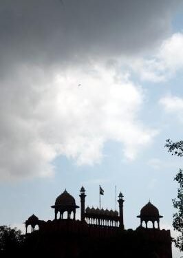 Delhi-NCR likely to witness cloudy skies, light rain; humidity persists despite pleasant weather