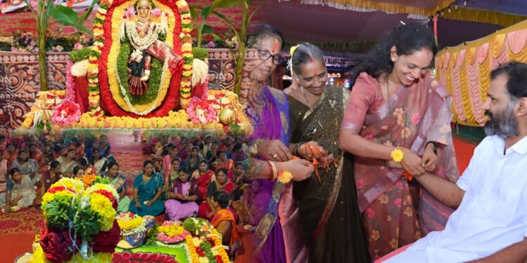 Byndoor Chaturmasya: Over 1,000 women observe mass Varamahalakshmi Vrat, celebrate Raksha Bandhan