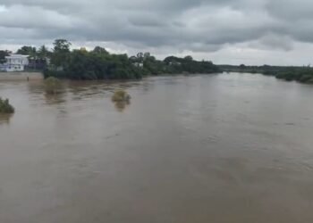 Heavy rains trigger floods in MP, West Bengal; thousands evacuated