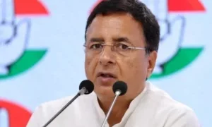 Karnataka cabinet fallout: Surjewala meets upset MLAs, says Congress will resolve differences