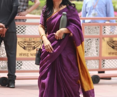 Calcutta HC quashes arrest warrant against Mahua Moitra
