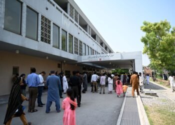 Pakistan govt relies on ‘citizen adjustment’ instead of delivering public services: Report