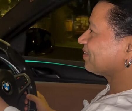 Kailash Kher allows the ‘Saiyyan’ fever to take over while he enjoys a night drive
