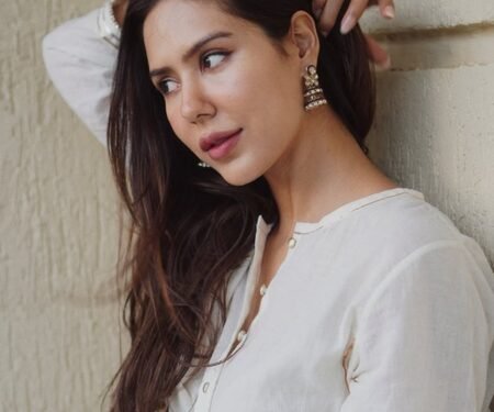 Sonam Bajwa reflects on unfulfilled wish with a thought-provoking note: ‘Rab kitna yaad aata hai’