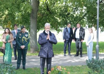EAM Jaishankar pays tribute at Kolhapur Memorial in Warsaw