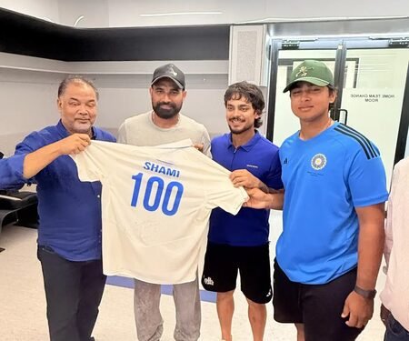 Cricket Association of Bengal felicitates Shami for 100th FC game milestone