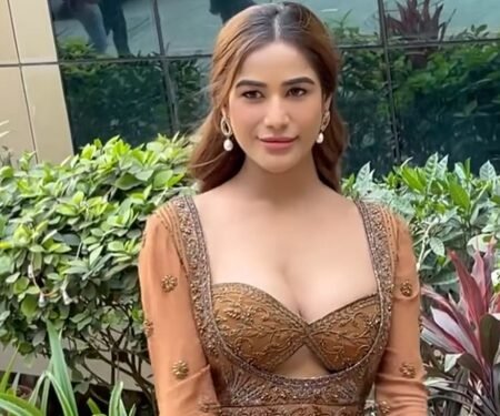Poonam Pandey slams Swara Bhasker over her ‘Padmaavat’ Jauhar remarks: ‘I found her so educated’