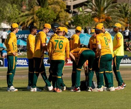 Dominant South Africa claim tri-series title after outclassing Zimbabwe by 48 runs