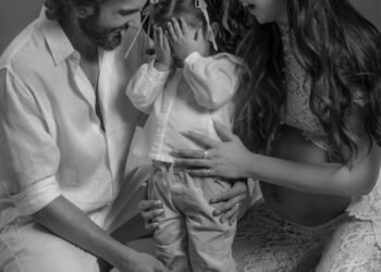 Ranveer & Deepika wait for the arrival of baby no 2 with some adorable family pics with Dua