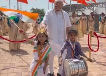 PM Modi inaugurates ‘Namo Kamalam’ in Navsari; interacts with children