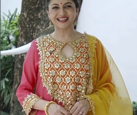 Bhagyashree advocates for eco-friendly Ganpathi this year with Gomay Ganesh