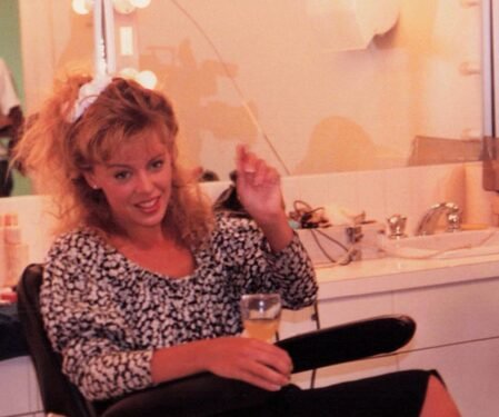 Kylie Minogue participates in ‘80s photo trend’, shares real picture from 80s film set