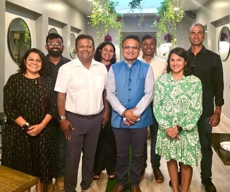 Consul General LA meets Bangalore swimming team after historic Catalina Channel double crossing