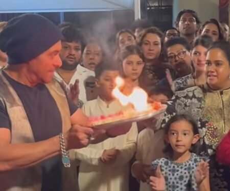 Salman Khan performs aarti incorrectly for Ganpati, Arpita Khan instantly corrects him