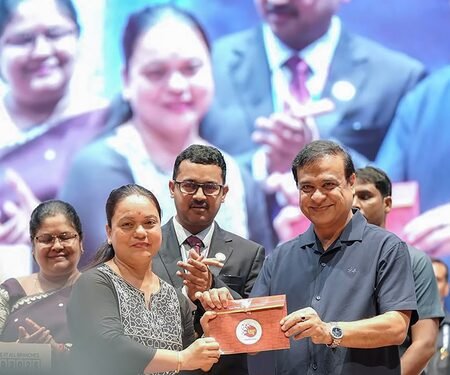 Assam CM disburses Rs 278 crore to 82,219 entrepreneurs, pushes youth towards self-reliance