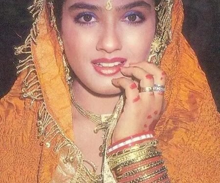 Raveena Tandon recollects how she broke the ice with Karisma Kapoor on ‘Andaz Apna Apna’