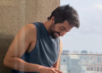 Ayushmann Khurrana gives a glimpse of his September with ‘Sitambar Ka Sama’ photo dump