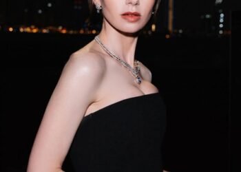 Lily Collins bids adieu to her ‘Emily in Paris’ character as the show presses button with final season