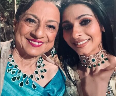 Tanishaa Mukerji recalls cherished childhood moments with mom Tanuja: ‘Always standing by me’