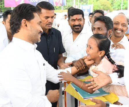 Couple thanks Jagan Reddy for daughter’s treatment under YSR Aarogyasri
