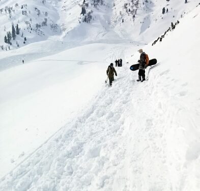 Nepal: At least four dead in avalanche at Himlung base camp