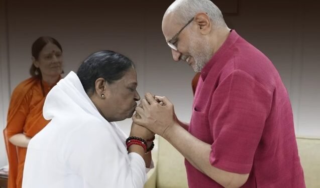 C.P. Radhakrishnan attends Mata Amritanandamayi’s 73rd birthday celebrations in Kollam