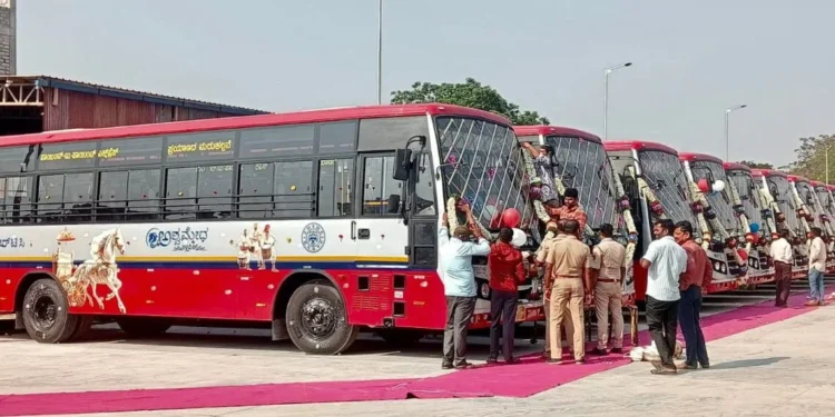 ಗೌರಿ-ಗಣೇಶ ಹಬ್ಬಕ್ಕೆ ಕೆಎಸ್‌ಆರ್‌ಟಿಸಿಯ ಭರ್ಜರಿ ಸಿದ್ಧತೆ; ಬೆಂಗಳೂರಿನಿಂದ 2,400 ಹೆಚ್ಚುವರಿ ಬಸ್‌ಗಳ ವ್ಯವಸ್ಥೆ