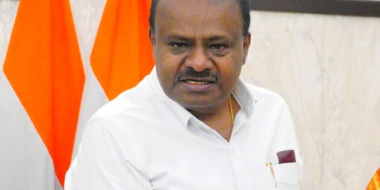 ‘Kumaraswamy attacking Congress leaders to stay in the spotlight’