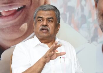 Don’t join BJP for power, wait for your turn in Congress: Hariprasad